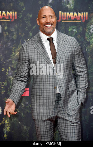 Berlino, Germania. 06 Dic, 2017. Dwayne Johnson assiste il 'jumanji: welcome to the Jungle' premiere al Sale del Cinestar di Sony Center il 6 dicembre 2017 a Berlino, Germania. Credito: geisler-fotopress/alamy live news Foto Stock