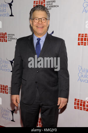 New York, NY, Stati Uniti. 13th febbraio 2017. Il senatore al Franken partecipa alla cerimonia di New York dei Writers Guild Awards 2016 presso la sala da ballo Edison il 13 febbraio 2016 a New York City. Credito: John Palmer/Media Punch/Alamy Live News Foto Stock