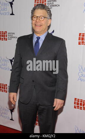 New York, NY, Stati Uniti. 13th febbraio 2017. Il senatore al Franken partecipa alla cerimonia di New York dei Writers Guild Awards 2016 presso la sala da ballo Edison il 13 febbraio 2016 a New York City. Credito: John Palmer/Media Punch/Alamy Live News Foto Stock