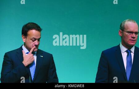 08/12/2017. brexit conquista. foto di an taoiseach (primo ministro), Leo varadkar td parlando ai media nel corso di una conferenza stampa a edifici del governo di Dublino sulla fase brexit un affare concluso a Bruxelles questa mattina. photo: sam boal/rollingnews.ie Foto Stock