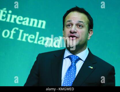 08/12/2017. brexit conquista. foto di an taoiseach (primo ministro), Leo varadkar td parlando ai media nel corso di una conferenza stampa a edifici del governo di Dublino sulla fase brexit un affare concluso a Bruxelles questa mattina. photo: sam boal/rollingnews.ie Foto Stock