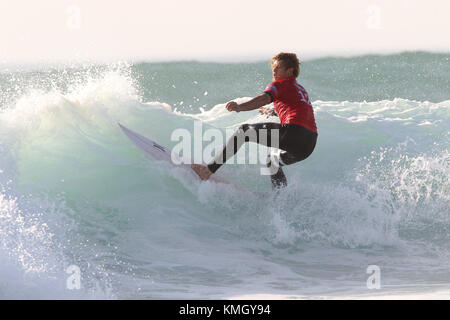 Hossegor, Francia. 14 ottobre 2017. John John FLORENCE (HAW) durante la semifinale del campionato del mondo WSL di Quiksilver Pro France 2017 a Hossegor in Francia. Crediti: Sebastien Lapeyrere/Alamy Live News. Foto Stock