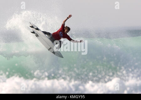 Hossegor, Francia. 14 ottobre 2017. John John FLORENCE (HAW) durante la semifinale del campionato del mondo WSL di Quiksilver Pro France 2017 a Hossegor in Francia. Crediti: Sebastien Lapeyrere/Alamy Live News. Foto Stock