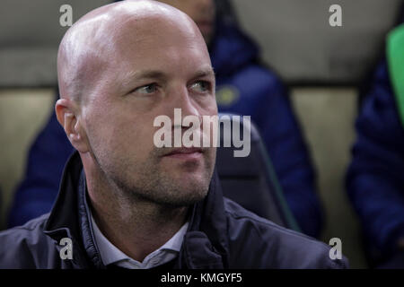 Villarreal, Spagna. 7 dicembre 2017. Allenatore del Maccabi Tel Aviv FC Jordi Cruyff prima della partita di calcio del gruppo A UEFA Europa League tra Villarreal CF e Maccabi Tel Aviv allo stadio la ceramica di Villarreal il 7 dicembre 2017. Crediti: Gtres Información más Comuniación on line, S.L./Alamy Live News Foto Stock