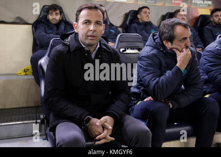 Villarreal, Spagna. 7 dicembre 2017. Allenatore del Villarreal CF Javi Calleja prima della partita di calcio del gruppo A UEFA Europa League tra Villarreal CF e Maccabi Tel Aviv allo stadio la ceramica di Villarreal il 7 dicembre 2017. Crediti: Gtres Información más Comuniación on line, S.L./Alamy Live News Foto Stock