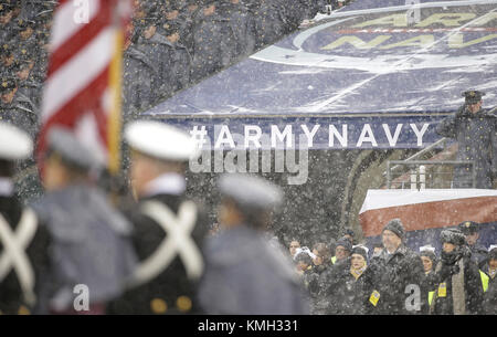 Philadelphia, Pennsylvania, USA. Il 9 dicembre, 2017. L'esercito 118a Navy gioco tra l'Accademia Navale degli Stati Uniti aspiranti guardiamarina e l'Accademia Militare degli Stati Uniti di cadetti al Lincoln Financial Field di Philadelphia, Pennsylvania. Justin Cooper/CSM/Alamy Live News Foto Stock