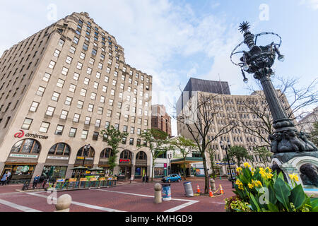 Architettura nel centro di Indianapolis in Indiana durante l'estate Foto Stock