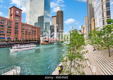 Il nord del fiume Chicago riverwalk sul ramo nord del fiume Chicago a Chicago, Illinois Foto Stock