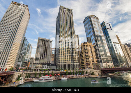 Il nord del fiume Chicago riverwalk sul ramo nord del fiume Chicago a Chicago, Illinois Foto Stock