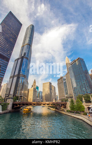 Il nord del fiume Chicago riverwalk sul ramo nord del fiume Chicago a Chicago, Illinois Foto Stock