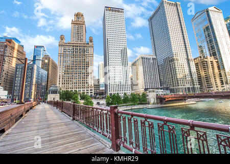 Il nord del fiume Chicago riverwalk sul ramo nord del fiume Chicago a Chicago, Illinois Foto Stock