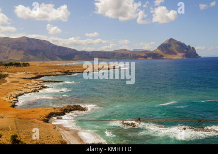 La geografia della costa siciliana sul mediterraneo di fronte all'africa Foto Stock