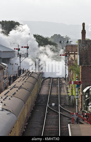 60103 Flying Scotsman Treno a Vapore sempre pronto a lasciare i Vescovi Lydeard stazione sul West Somerset Railway (WSR) durante la sua visita nel settembre 2017 Foto Stock