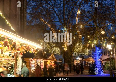 Sessione plenaria a Strasburgo dal mercatino di Natale-Marché de Noël à Strasbourg Foto Stock