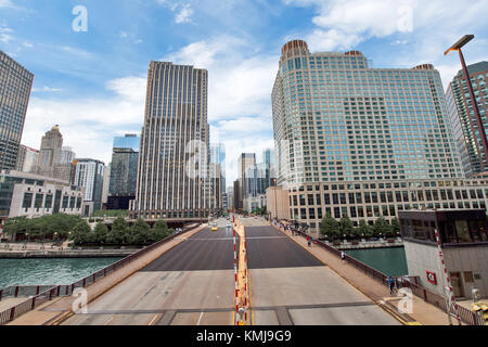 Il nord del fiume Chicago riverwalk sul ramo nord del fiume Chicago a Chicago, Illinois Foto Stock