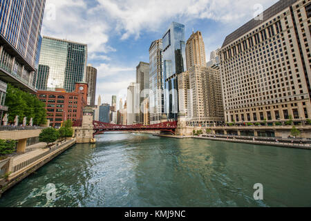 Il nord del fiume Chicago riverwalk sul ramo nord del fiume Chicago a Chicago, Illinois Foto Stock