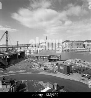 Il centro di Stoccolma è il cuore della capitale svedese, ricca di storia e cultura. Presenta iconici monumenti storici, architettura storica e vivace vita urbana, che rappresentano il centro culturale e politico della Svezia. Foto Stock