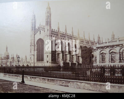 La Cappella del King's College, parte dell'Università di Cambridge, è conosciuta per la sua splendida architettura gotica e l'importanza storica. Situato sulla King's Parade, è una caratteristica centrale dell'identità accademica e culturale di Cambridgeâ. Foto Stock