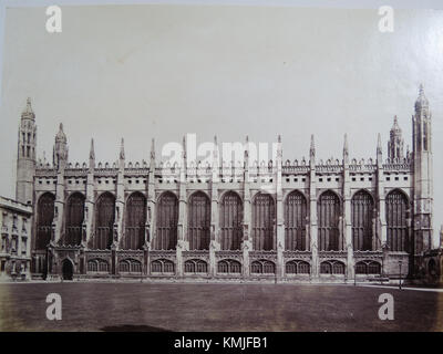 King's College Chapel a Cambridge, Inghilterra, come apparve intorno al 1870. Questa iconica cappella gotica è rinomata per la sua architettura e le vetrate colorate, che rappresentano una parte significativa della storia e del patrimonio culturale di Cambridge UniversityÂ. Foto Stock