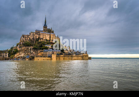 Mont-Saint-Michel, un'isola con la famosa abbazia, Normandia, Francia Foto Stock