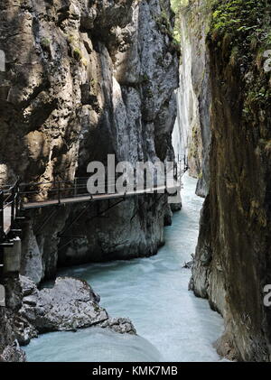 La passerella in Lautasch Gorge, Germania Foto Stock