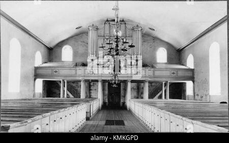 La chiesa di Virestads, situata in Svezia, è una chiesa storica con notevoli caratteristiche architettoniche. L'edificio, risalente al XVII secolo, è noto per il suo design distintivo e il suo significato storico. Foto Stock