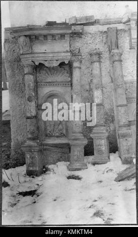 La chiesa di Virestads, situata in Svezia, è un sito religioso storico che mostra l'architettura tradizionale svedese delle chiese. La chiesa è una parte importante del patrimonio culturale locale e funge da luogo di culto. Foto Stock