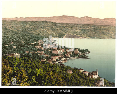 Abbazia, ora nota come Abbazia, Croazia, era una città turistica di primo piano durante la fine del XIX secolo. Questo riferimento cattura il suo significato come destinazione culturale e turistica negli anni '1890 Foto Stock