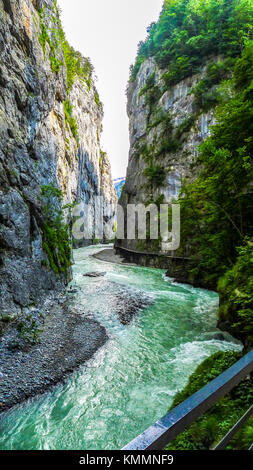 Aareschlucht, Aare Gorge, un fiume che scorre attraverso il calcare si estende dal Passo del Grimsel al Lago di Brienz Meringen, Svizzera Foto Stock