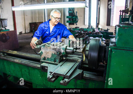 Custom elica per imbarcazioni di una fabbrica a Cienfuegos, Cuba Foto Stock