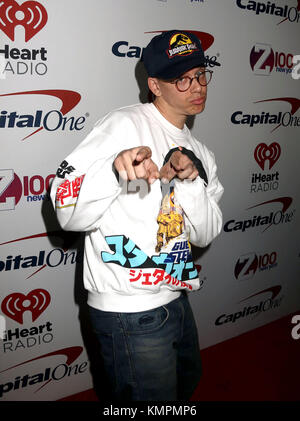 New York, New York, Stati Uniti. 8 dicembre 2017. Il rapper LOGIC partecipa al tappeto rosso Jingle Ball 2017 degli Z100 tenutosi al Madison Square Garden. Crediti: Nancy Kaszerman/ZUMA Wire/Alamy Live News Foto Stock