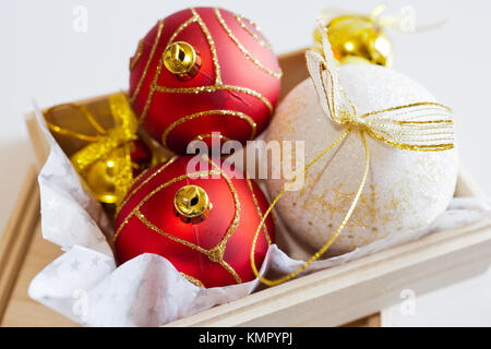 Tradiční české vánoce - vánoční ozdoby un balicí papír / ceca tradizionale Natale - decorazione e la carta di avvolgimento Foto Stock