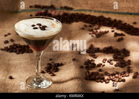 Tazza di Espresso Martini Foto Stock