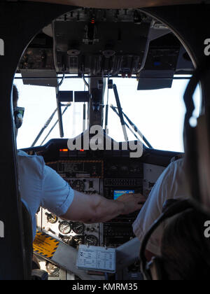 Guardando nel cockpit di un piano del Grand Canyon Airlines durante un giro turistico in volo sopra il Parco Nazionale del Grand Canyon dal South Rim. Foto Stock