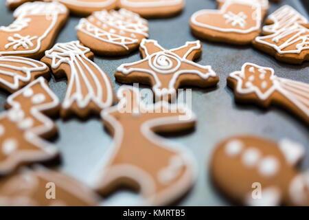 Decorate gingerbread per la vigilia di Natale Foto Stock