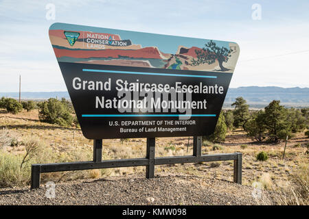 Grand Staircase-Escalante Monumento Nazionale segno sul lato di una strada in Utah Foto Stock