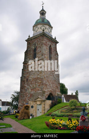 La vecchia chiesa di San Pietro e di san Paolo con Pepperpot campanile, Upton su Severn, Worcestershire Foto Stock