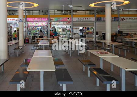 Food Court (Hawker Centro) del Tiong Bahru Mercato, Singapore. Foto Stock