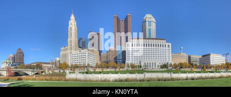 Un panorama di Columbus, Ohio skyline in un giorno chiaro Foto Stock