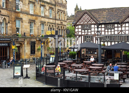 Shambles square nel quartiere storico di Manchester, Inghilterra, Regno Unito. Foto Stock