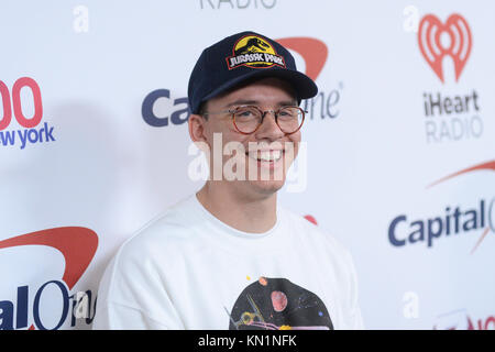 Logic assiste la Z100's Jingle Ball 2017 press room su dicembre 8, 2017 a New York City. Foto Stock