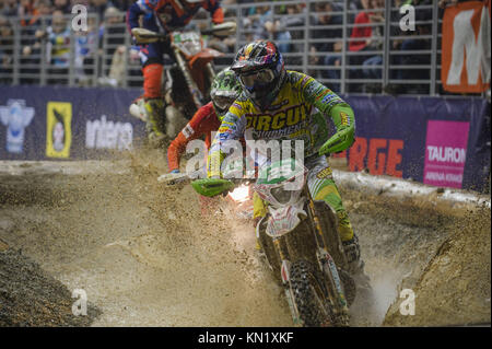 Cracovia in Polonia. Il 9 dicembre, 2017. Il pilota italiano, Mateo Cavallo compete durante il GP della Polonia Super Campionato Mondiale Enduro in Tauron Arena. Credito: Omar Marques/SOPA/ZUMA filo/Alamy Live News Foto Stock