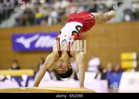 Sky Hall Toyota, Aichi, Giappone. Decimo Dec, 2017. Kenzo Shirai (JPN), 10 dicembre 2017 - Ginnastica Artistica : Toyota Internazionale di Ginnastica concorrenza 2017 uomini apparecchiatura Vault a Sky Hall Toyota, Aichi, Giappone. Credito: YUTAKA AFLO/sport/Alamy Live News Foto Stock