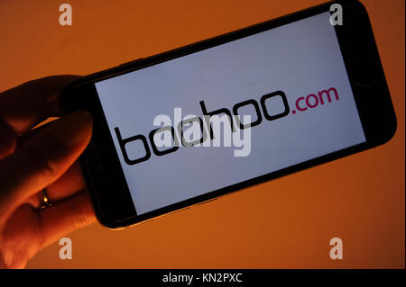Boohoo logo è visibile su una schermata telefono Foto Stock