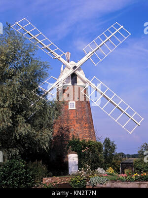 Hundett Mill on the River ANT, The Broads National Park, Stalham, Norfolk, Inghilterra, Regno Unito Foto Stock