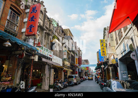 Taipei, 15 ago: Molti prodotti secchi stroe in Dihua Street il Ago 15, 2017 a Taipei, Taiwan Foto Stock