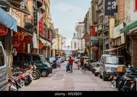 Taipei, 15 ago: Molti prodotti secchi stroe in Dihua Street il Ago 15, 2017 a Taipei, Taiwan Foto Stock