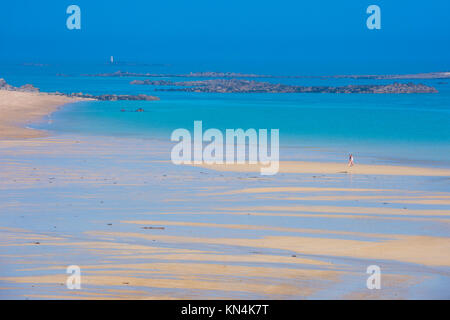 Acque turchesi e la spiaggia di sabbia, Shell Beach, Herm, Guernsey, Isole del Canale, Regno Unito Foto Stock