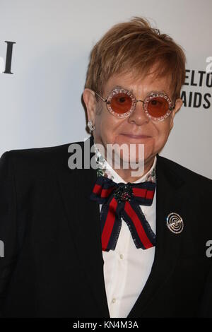 La Elton John AIDS Foundation commemora il suo 25° anno e onora il fondatore Sir Elton John durante il New York Fall Gala. Molte celebrità sono venute fuori per aiutare a celebrare e onorare l'uomo del pianoforte. Sono presenti: Elton John, David Furniture, Sheryl Crow, Judith Light, Neil Patrick Harris(Burtka), David Burtka, Susan luci, Valentino Garavani, Sandra Lee, Diane Lane, Billy Joel, Alexandra Redrick Joel, Sting, Trudie Styler, Keke Palmer, Clive Davis, Ethan Hawke. Con: Elton John dove: New York City, New York, Stati Uniti quando: 07 Nov 2017 Credit: Macguyver/WENN.com Foto Stock
