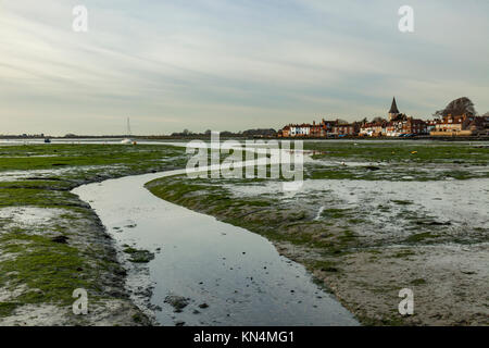 Pomeriggio invernale a Bosham Harbour, parte del porto di Chichester, West Sussex, in Inghilterra. Foto Stock